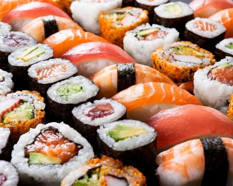 Hvor meget sushi til 2 personer?